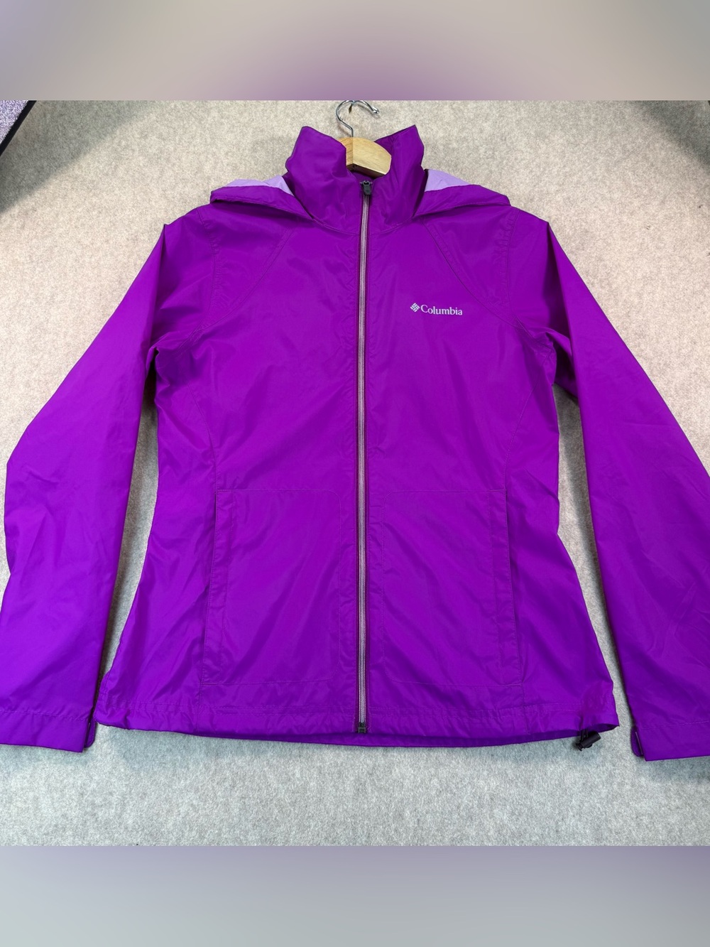 Columbia OmniShield Women's Fuchsia Hooded Lightweight Jacket Sz Small, Like New
